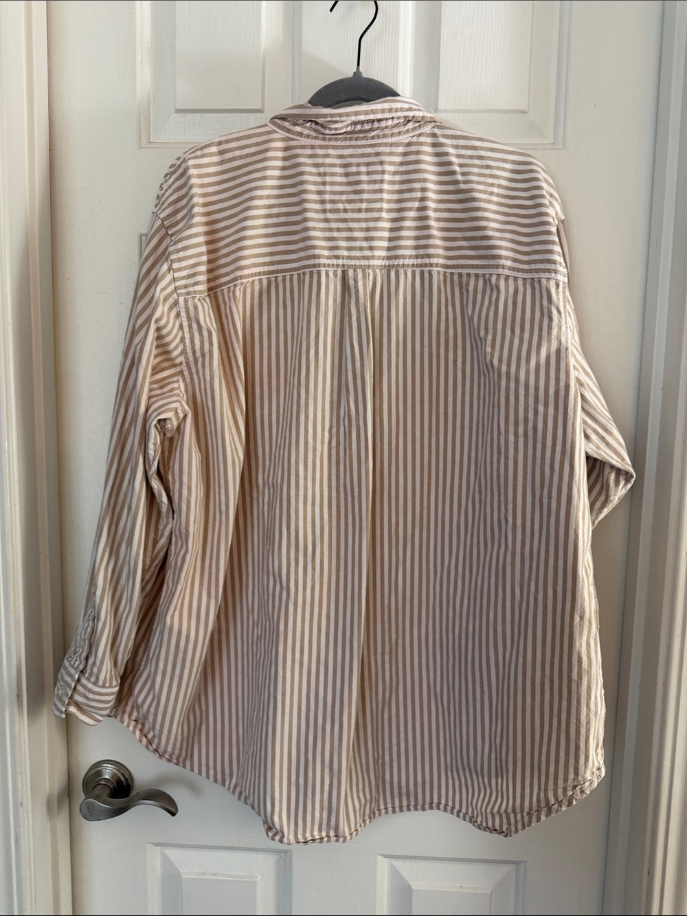 American eagle oversized oxford Beige and White Striped Button-Down Shirt XL - Picture 5 of 5